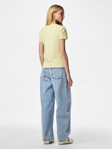 Maglietta 'Nicca' di PIECES in beige