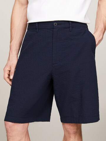 TOMMY HILFIGER Loosefit Chino in Blauw: voorkant