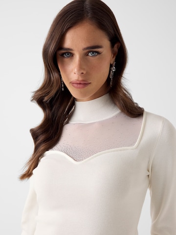 GUESS Sweater in White