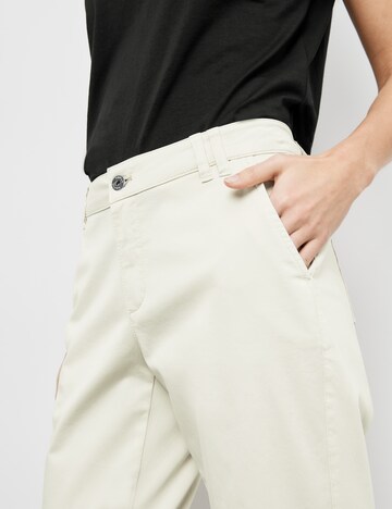 TAIFUN - regular Pantalón chino en blanco