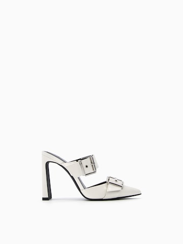 Mule Bershka en blanc