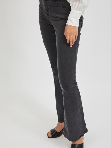 VILA Flared Jeans in Schwarz