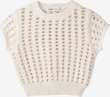 Bershka Sweater in Beige: front