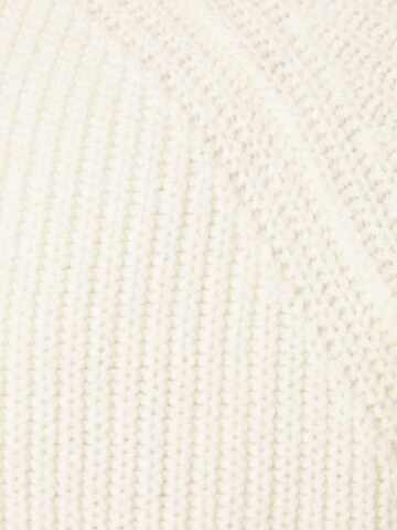 Bershka Sweater in White