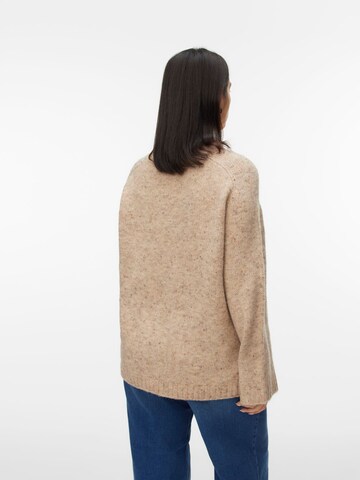 Pullover 'VMCingrid' di Vero Moda Curve in marrone