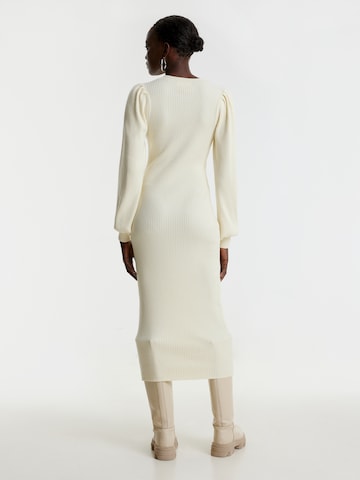 EDITED Úpletové šaty 'JEANNE' – bílá