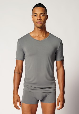 T-Shirt Skiny en gris : devant