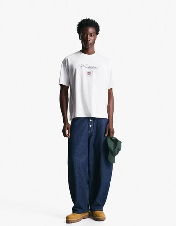 T-Shirt 'CADILLAC' Bershka en blanc