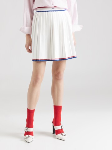 GCDS Skirt in White: front