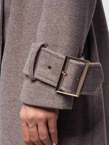 Cappotto di mezza stagione di Ombre in marrone