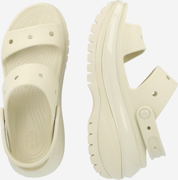 Sandalo 'Classic Mega Crush' di Crocs in beige