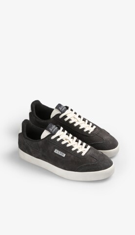 Scalpers Platform trainers in Grey