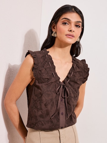 Friends Like These Blouse in Bruin: voorkant