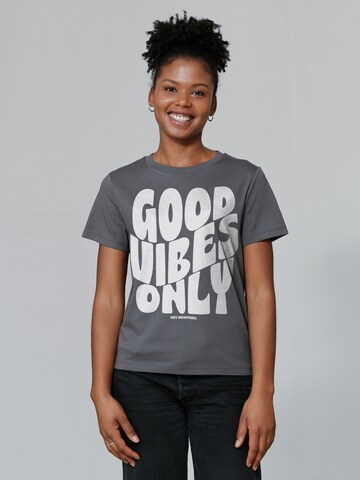 Watapparel T-Shirt 'Good vibes only' in Grau: Vorderseite