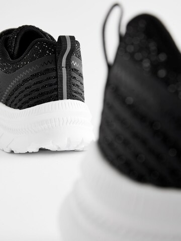 Sneaker de la Next pe negru