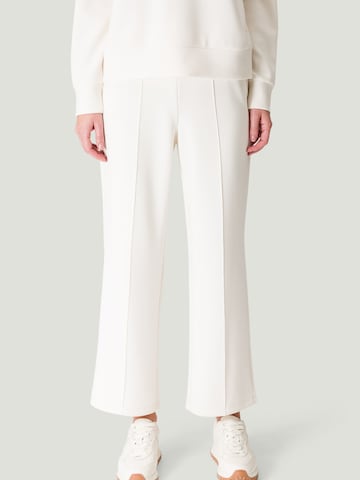 zero Regular Pants in White: front