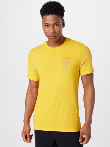 NIKE Λειτουργικό μπλουζάκι 'Story Pack' σε κίτρινο: μπροστά