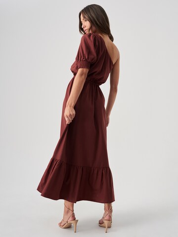 Robe 'Mania' Willa en rouge : derrière