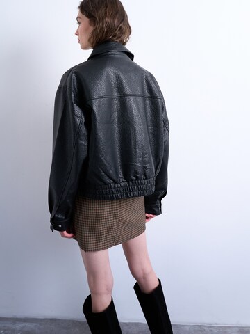 TOPSHOP Prechodná bunda 'BREE' - Čierna