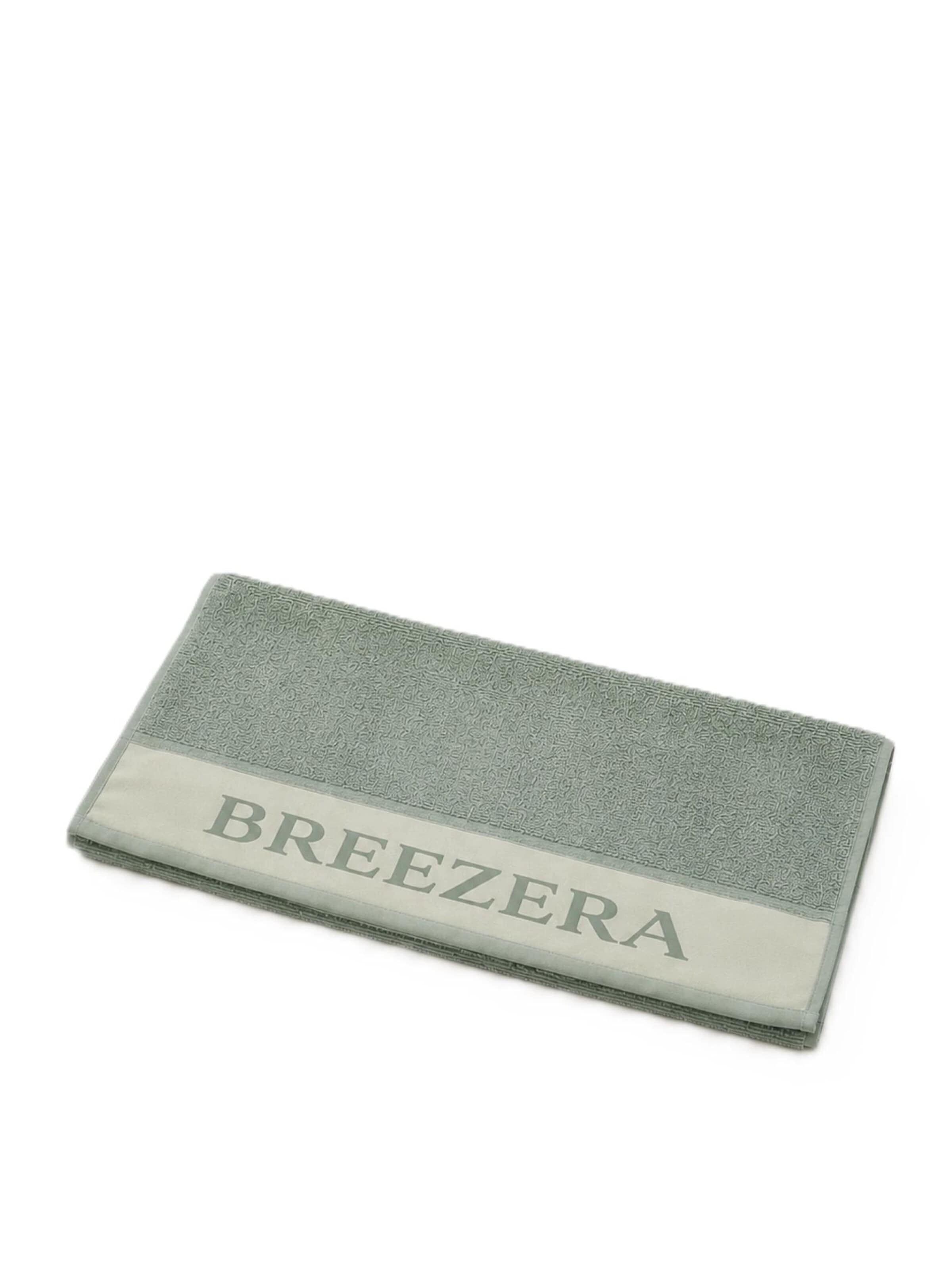 BREEZERA Beach Towel in Green: front