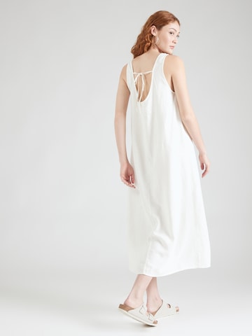 Robe d’été 'FALAKKA' b.young en blanc