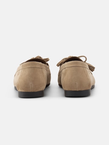 VAGABOND SHOEMAKERS Mokkasiina 'Hillary' värissä ruskea