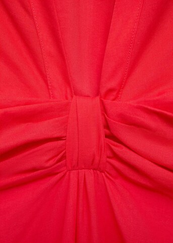 Rochie tip bluză 'capricor' de la MANGO pe roșu