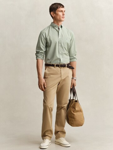 Regular Pantaloni eleganți de la GANT pe verde