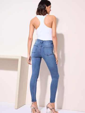 Friends Like These Skinny Jeggings in Blue