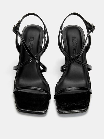 Pull&Bear Sandale in Schwarz