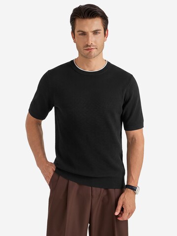 Vantory Sweater in Black: front