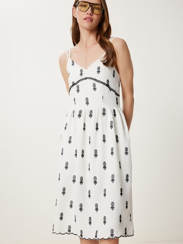 Happiness İstanbul Kjole i hvid: forside
