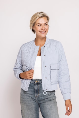 Zhrill Jacke in Blau: Vorderseite