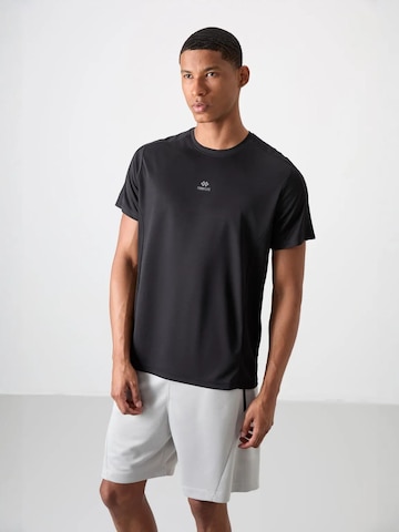 Tommy Life Performance shirt in Black