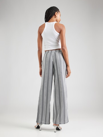 VILA Wide leg Trousers 'VISonea' in Grey