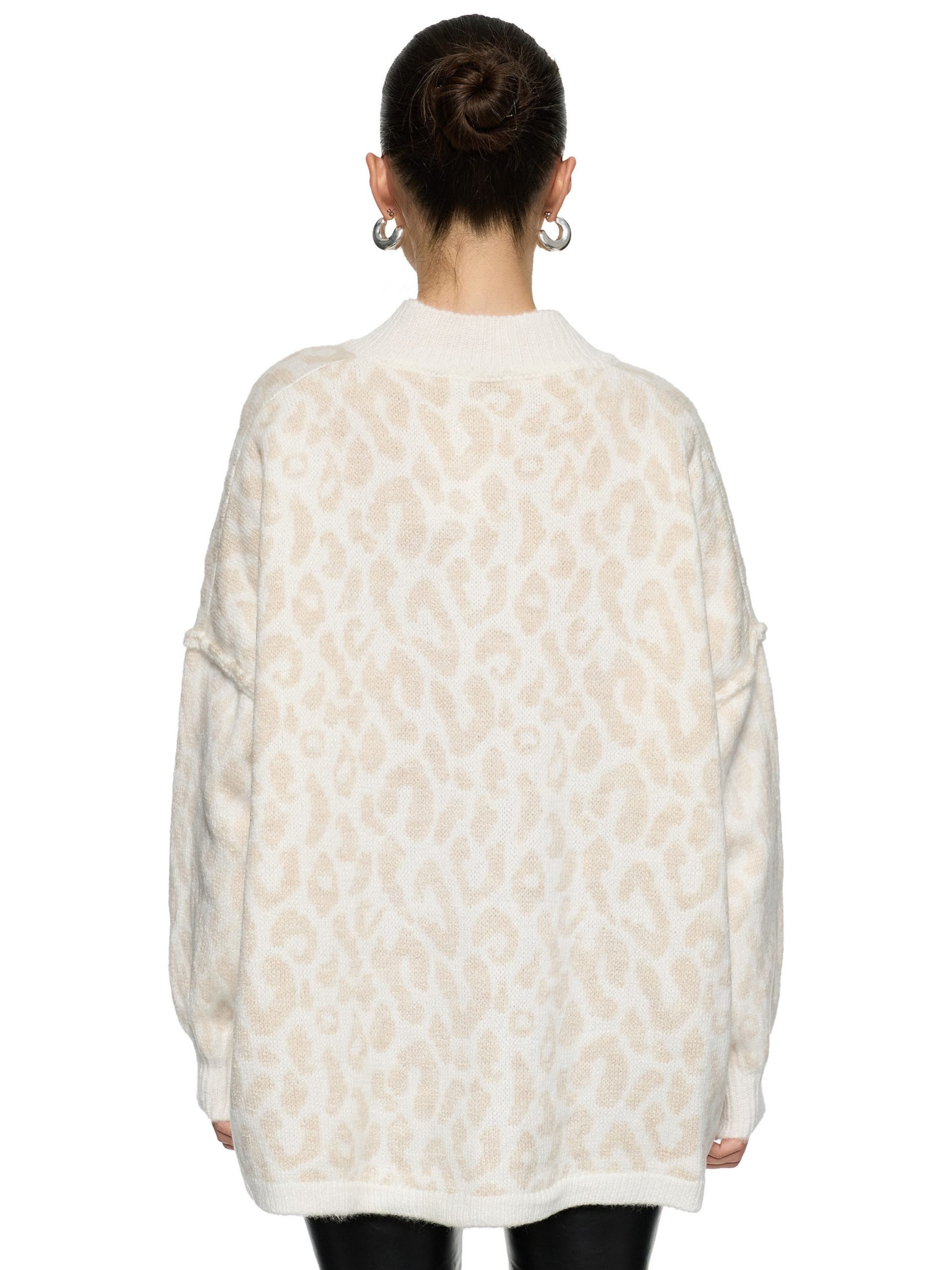 Worldclassca Oversized Cardigan in Beige