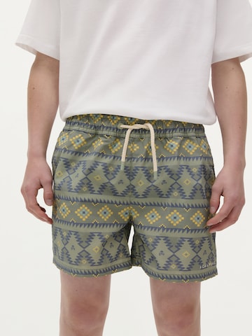 Scalpers Badeshorts in Grün: Vorderseite