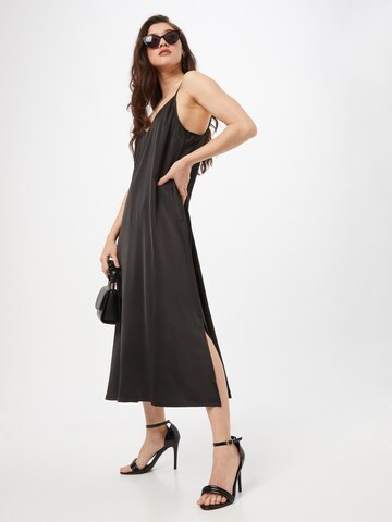 JUST FEMALE - Vestido em preto