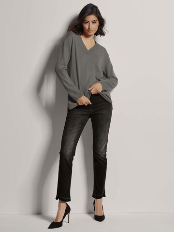 MADELEINE Trui in Grijs