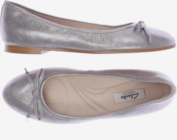 CLARKS Flats & Loafers in 37,5 in Grey: front