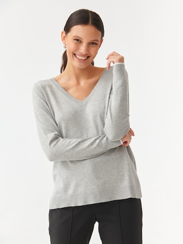 Pull-over 'Tola' TATUUM en gris : devant