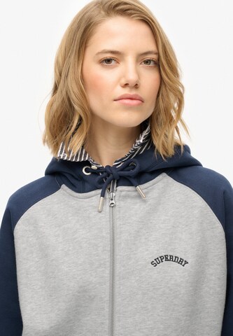 Veste de survêtement Superdry en gris