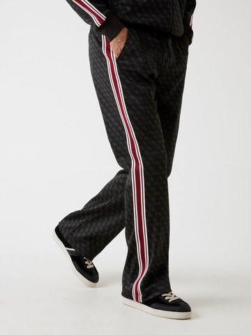 GUESS Regular Hose in Schwarz: Vorderseite