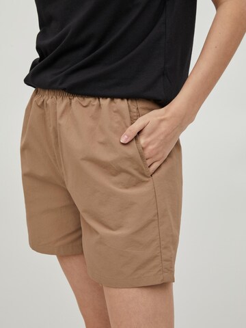 VILA Loosefit Shorts in Braun