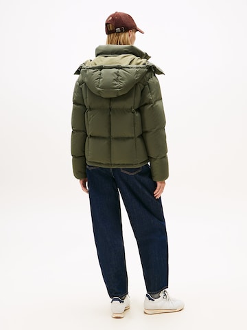 Geacă de iarnă 'Alaska' de la Tommy Jeans pe verde