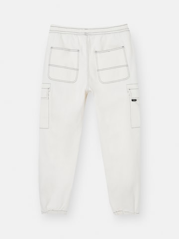 Pull&Bear Tapered Cargo Jeans in White