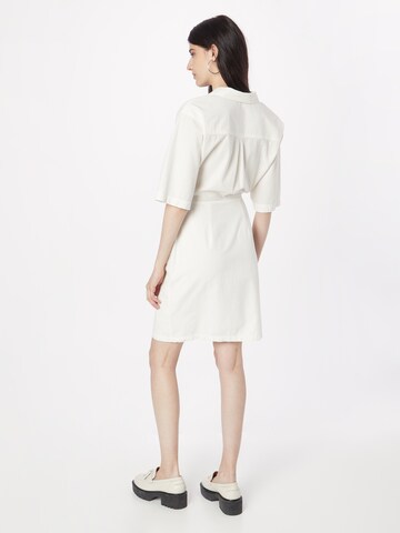 Calvin Klein Jeans Sukienka koszulowa w kolorze biały