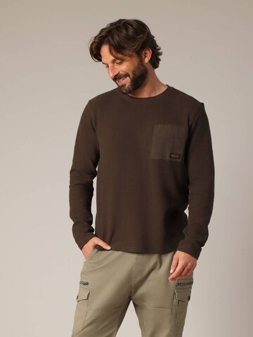 T-Shirt 'MURRA' Deeluxe en marron : devant