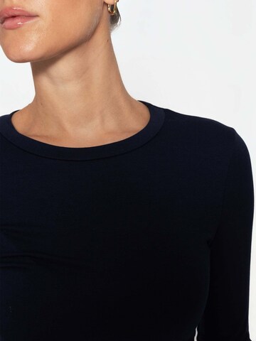 SASSYCLASSY T-shirt i blå
