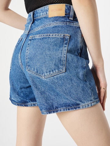 WEEKDAY Regular Shorts 'Eya' in Blau